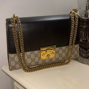 🔥GUCCI 🔥Padlock GG Shoulder Bag GG Supreme Canvas and Black Leather.